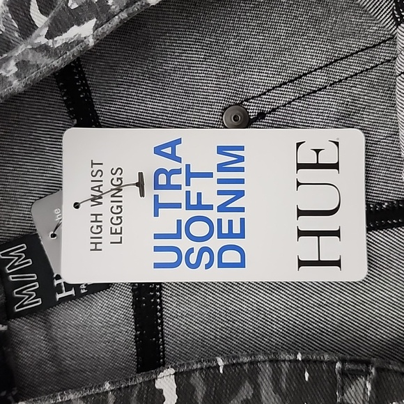 HUE Women's Ultra Soft High Waist Denim Leggings Black Leggy Leopard Size Medium - Picture 8 of 16